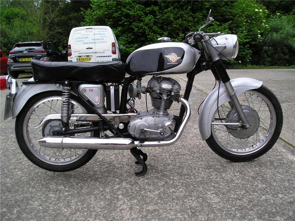 Oxford Classic Motorcycles Motorcycles and Motorbikes from the 1960 s 70 s and 80 s